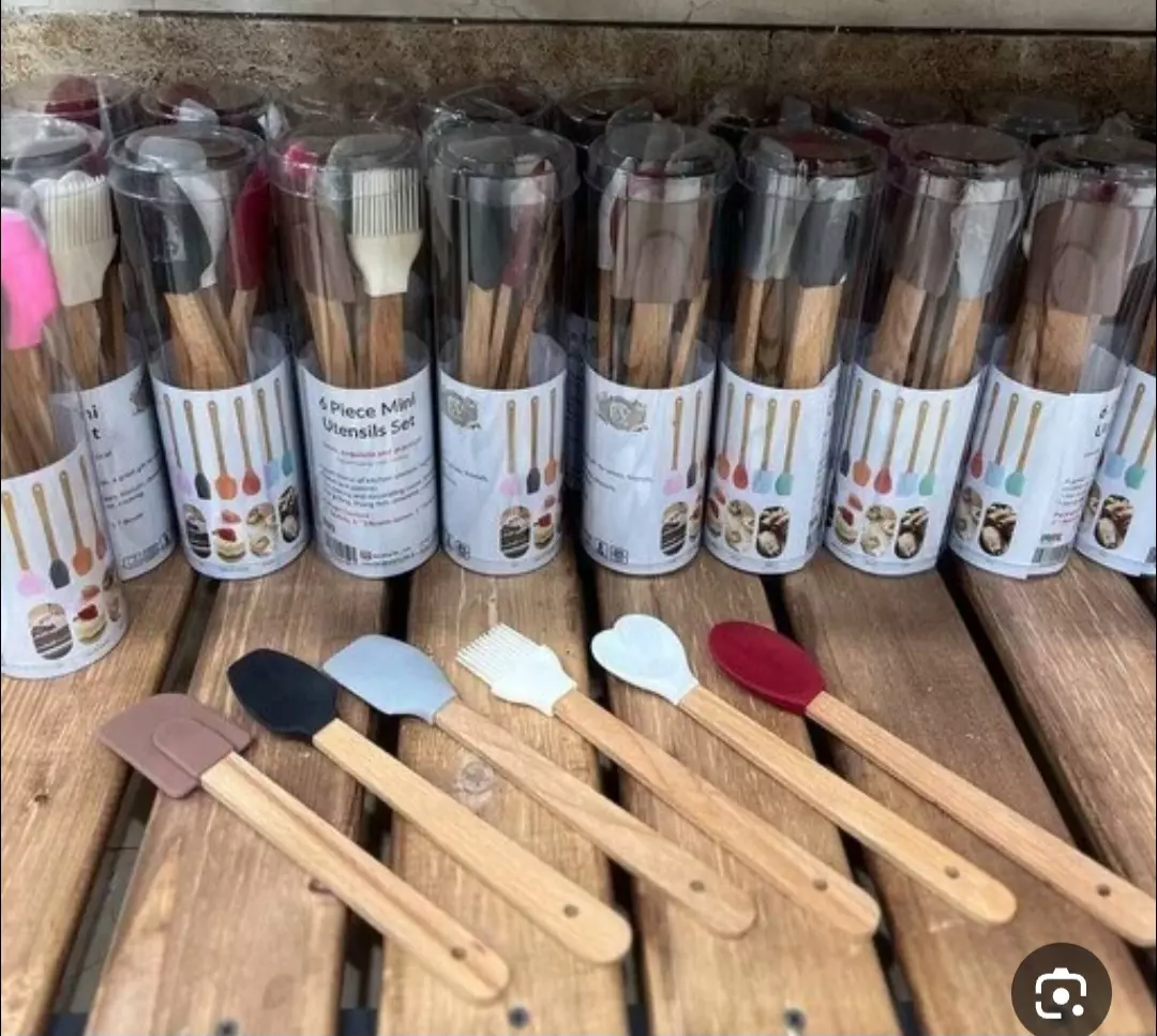 ست کفگیر ملاقه سیلیکونی دسته چوبی
