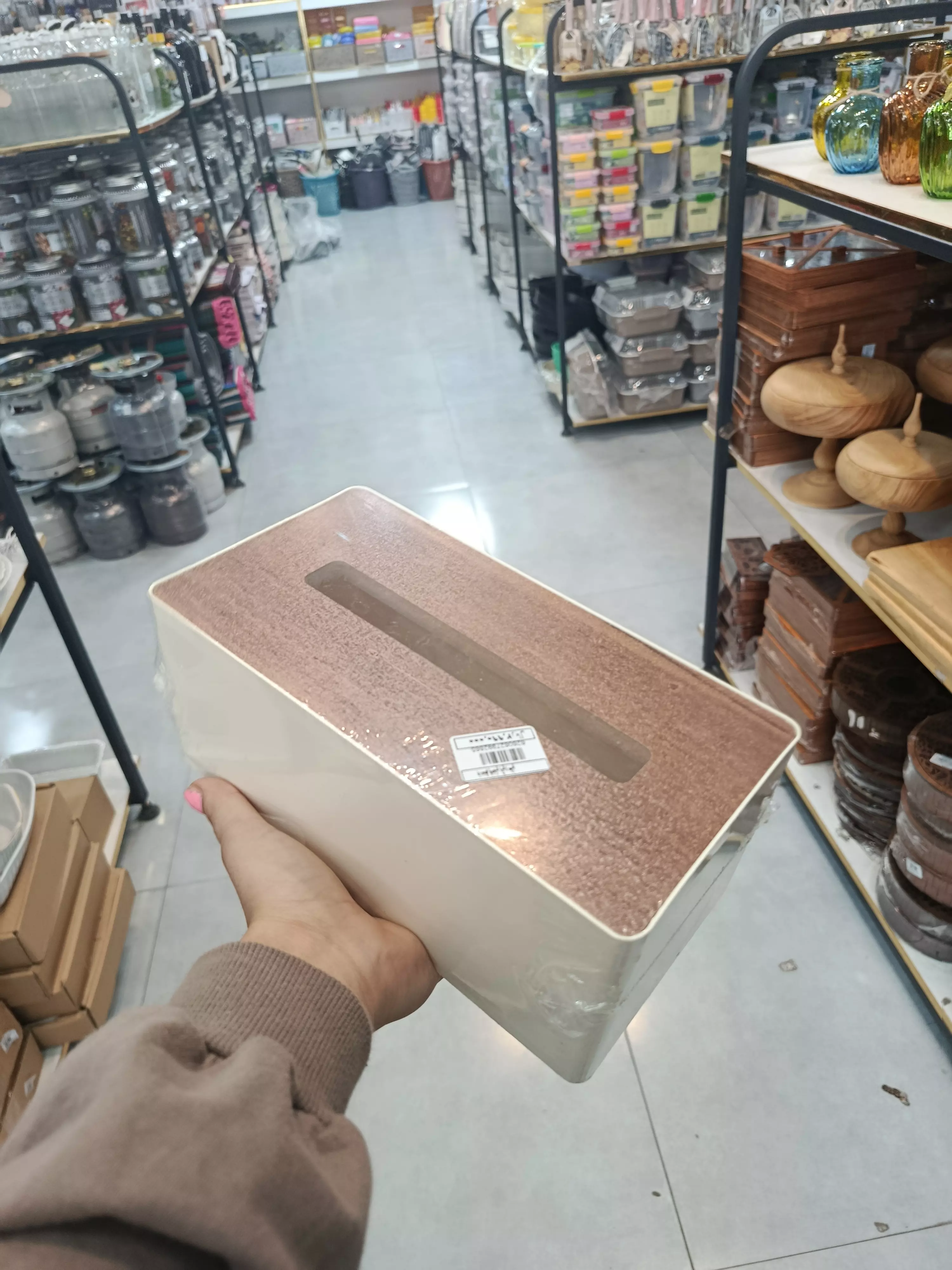 جا دستمال پلاستیکی درب چوبی دور سفید