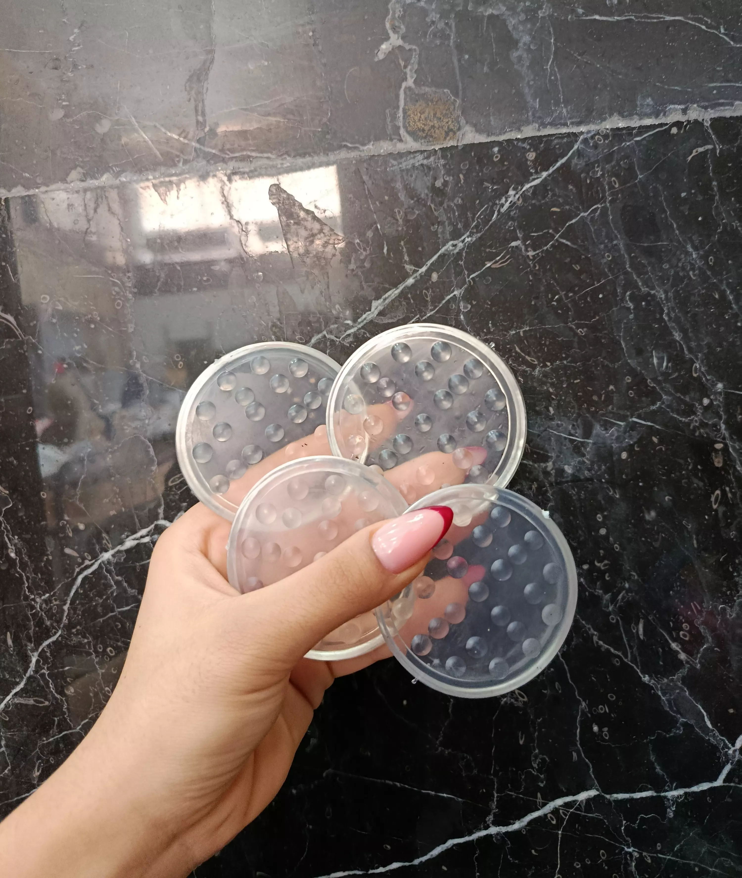زیر پایه مبلی ژله ای کوچک