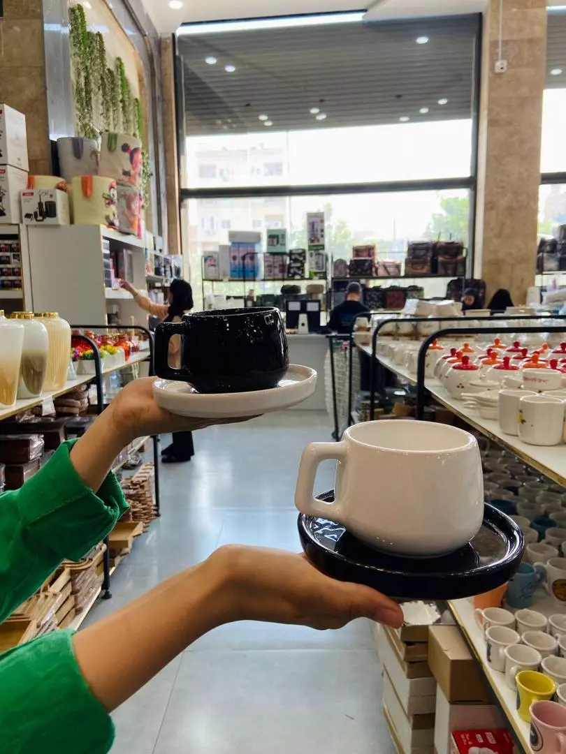 فنجان رنگی باریز کفی دار رنگی
