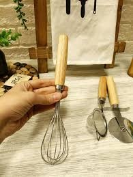 ابزار آشپزخونه دسته چوبی جور (همزن)