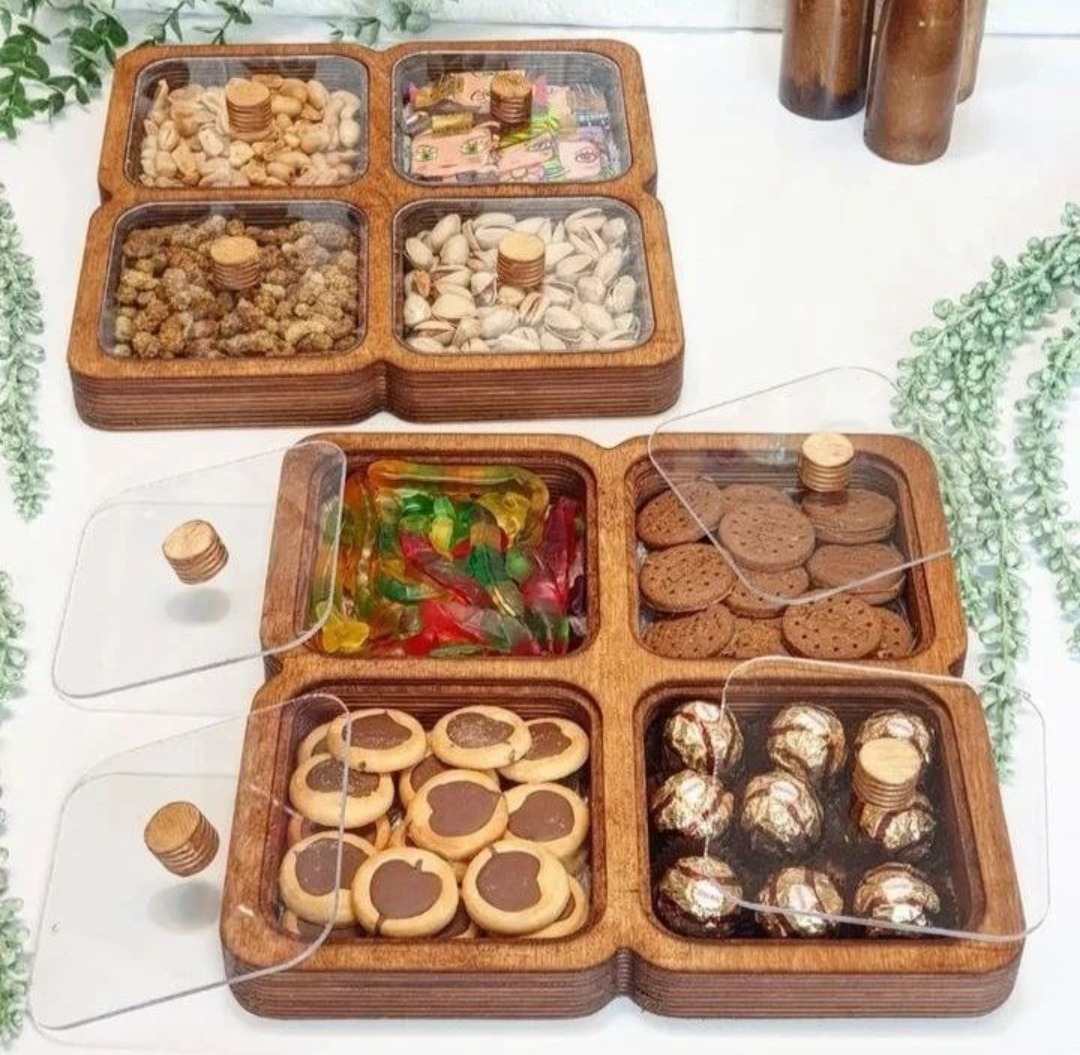 باکس چوبی 4 خونه درب‌دار مربع