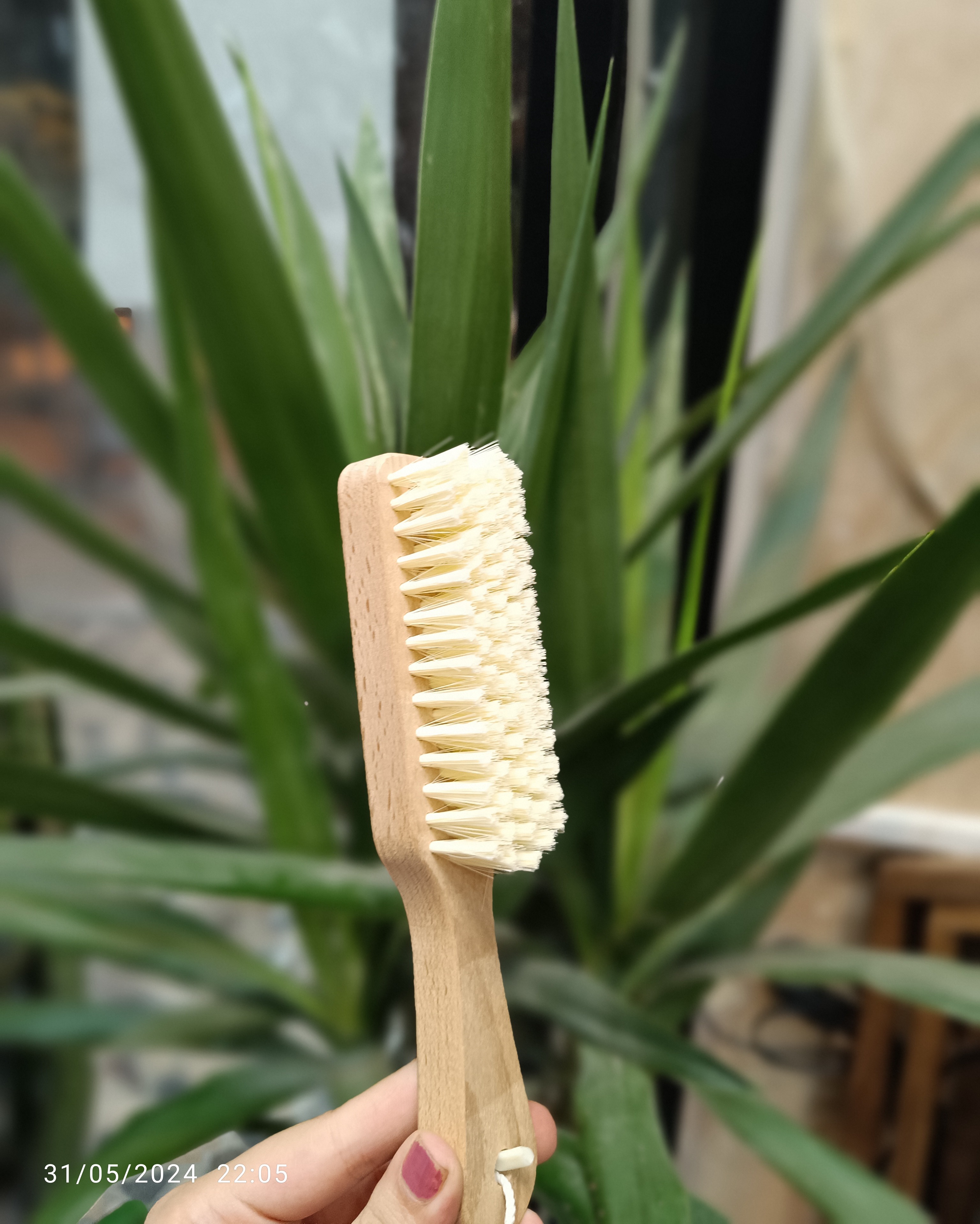 فرچه پرز گیر لباس چوبی