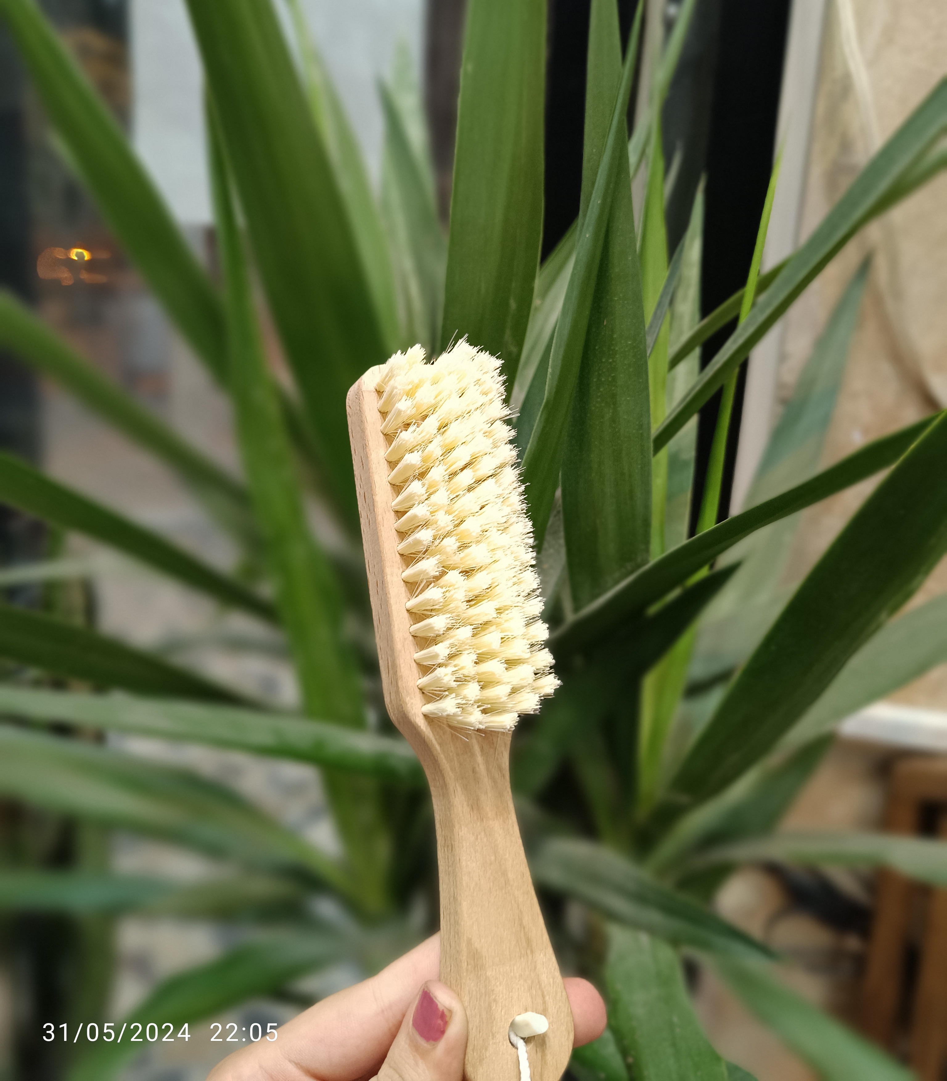 فرچه پرز گیر لباس چوبی