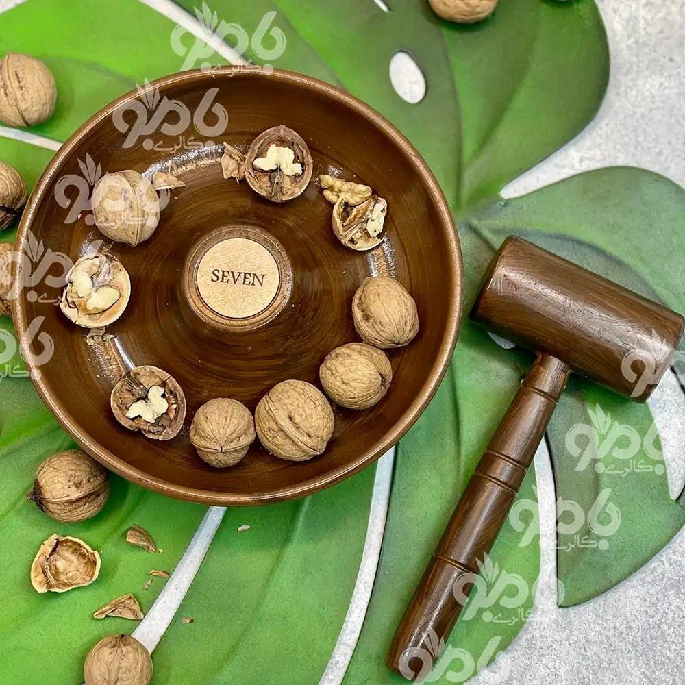 گردو شکن طرح چوب سورن