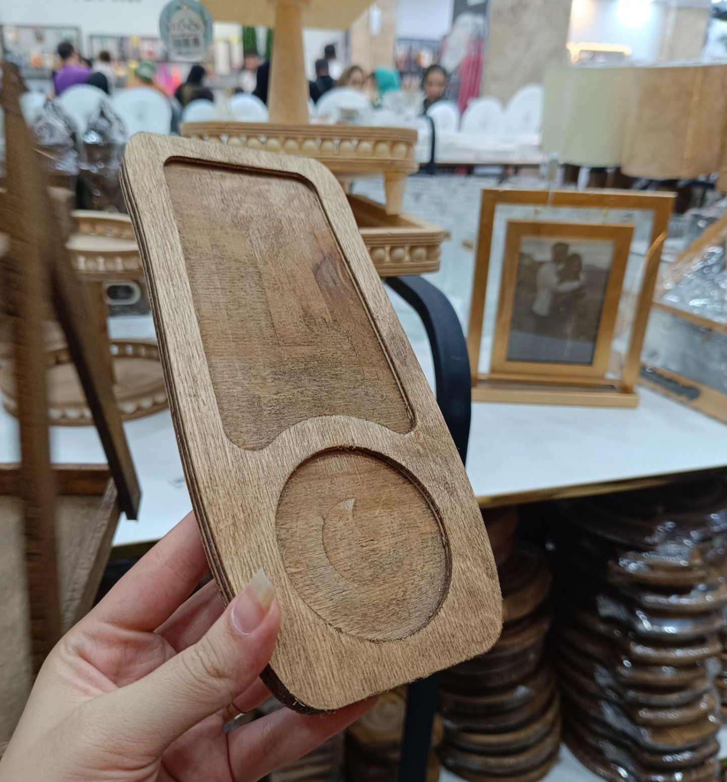 سرو کیک چوبی
