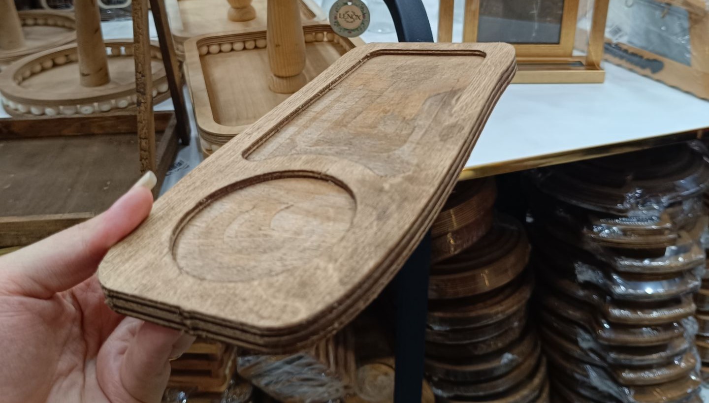 سرو کیک چوبی