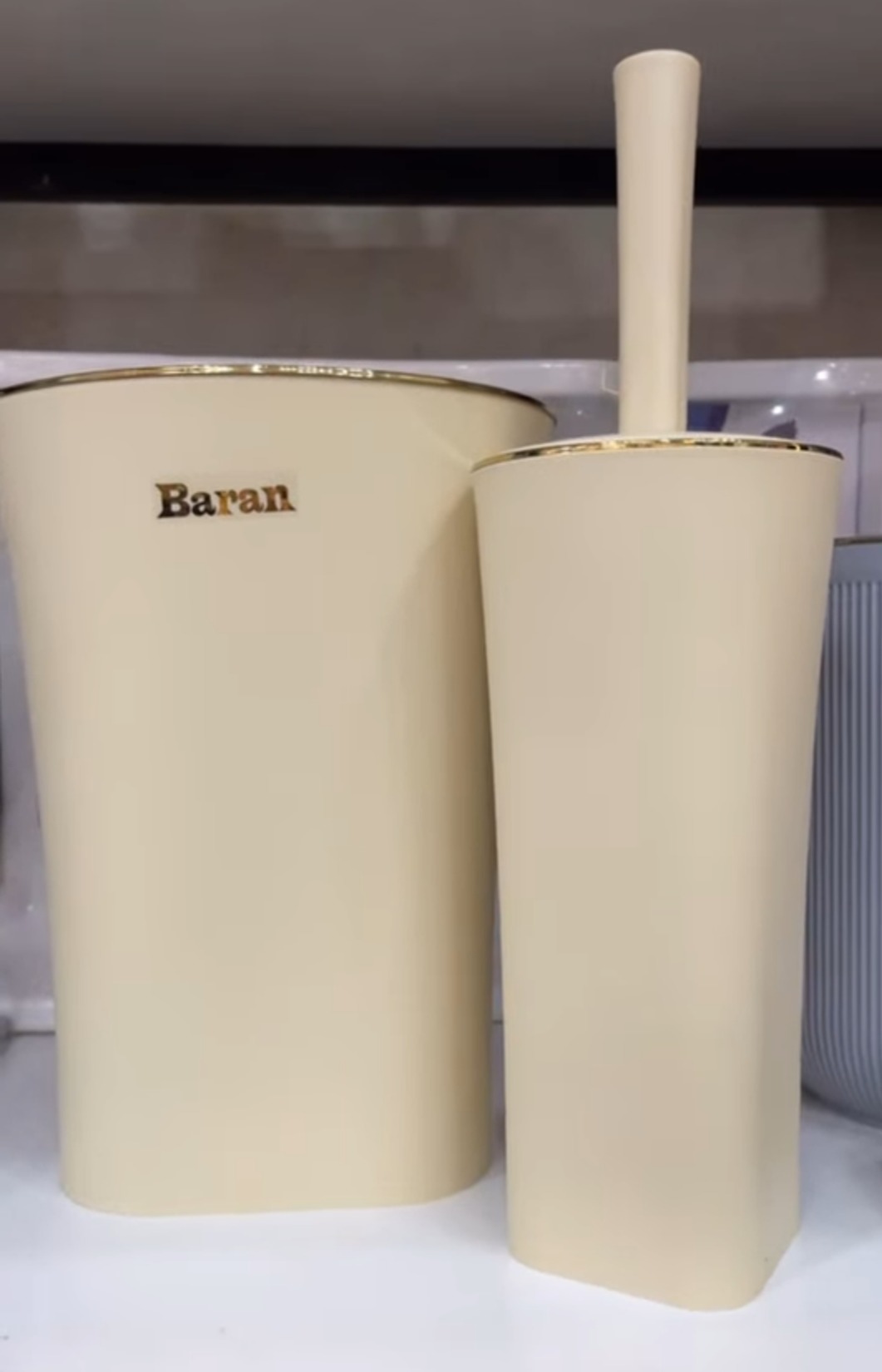 سطل و برس بادبزنی آرا باران