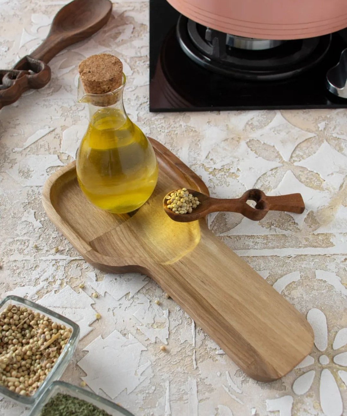 زیر قاشقی کنار گازی چوب بلوط